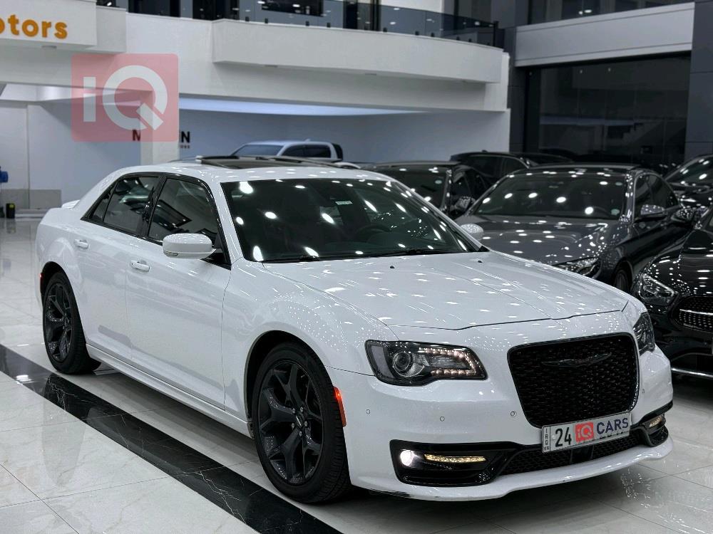 كرايسلر 300